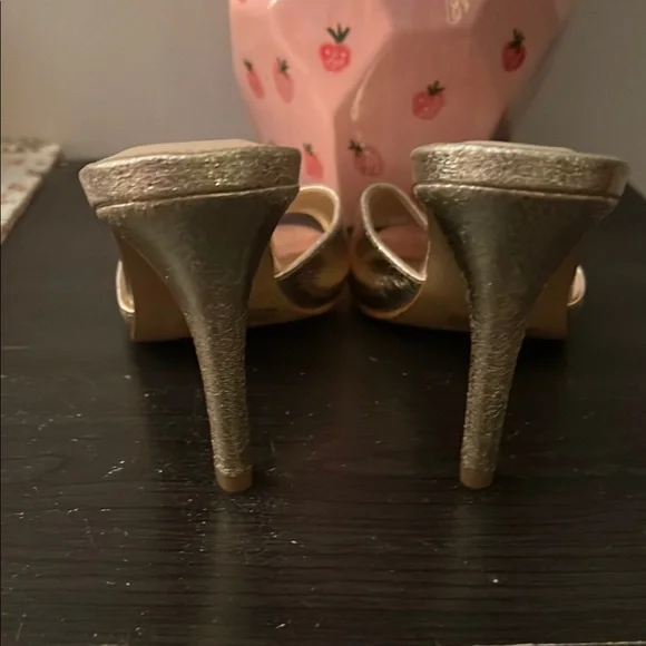 Steve Madden Gold Heels - Picture 3 of 4